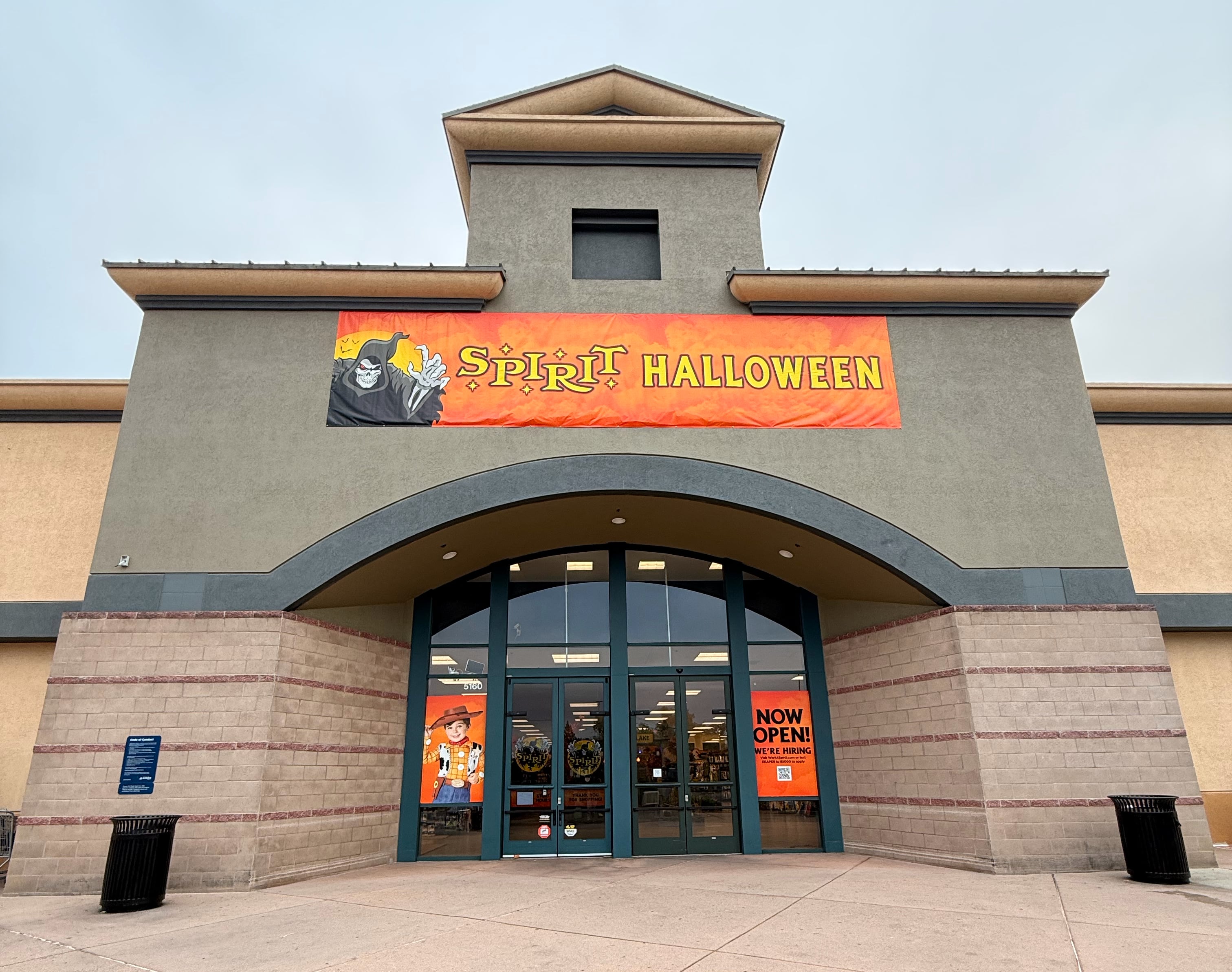 A Retail Chain That Opens Only Three Months a Year and Makes class=